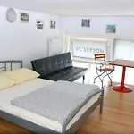 Hostel 24
