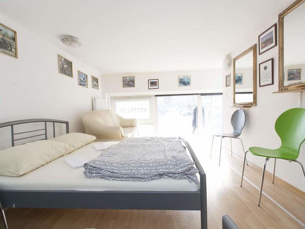 Hostel 24